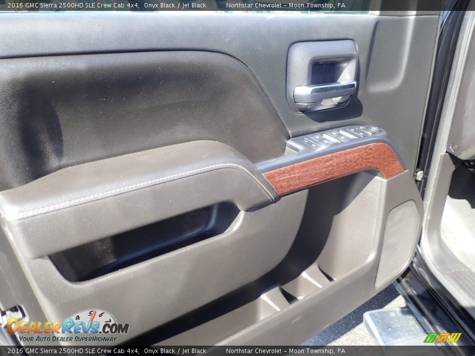 Door Panel of 2016 GMC Sierra 2500HD SLE Crew Cab 4x4 Photo #23