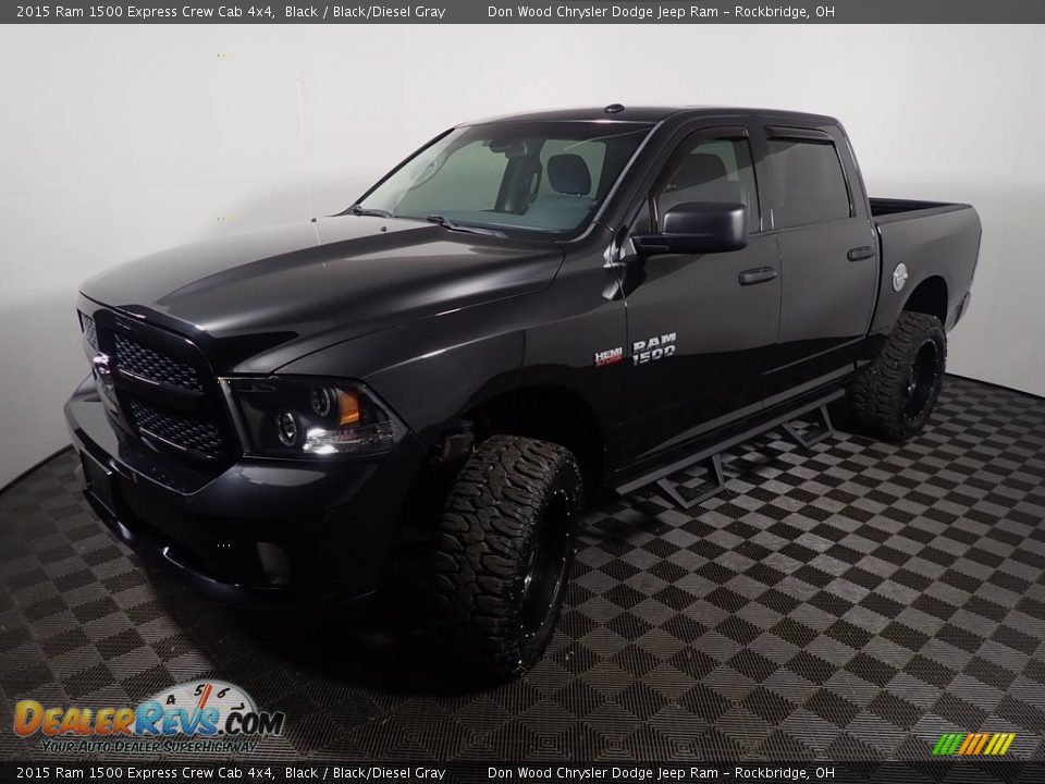 2015 Ram 1500 Express Crew Cab 4x4 Black / Black/Diesel Gray Photo #8