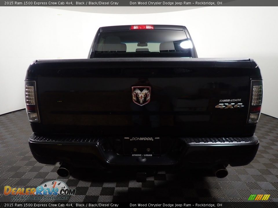 2015 Ram 1500 Express Crew Cab 4x4 Black / Black/Diesel Gray Photo #12