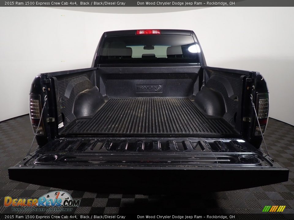 2015 Ram 1500 Express Crew Cab 4x4 Black / Black/Diesel Gray Photo #13