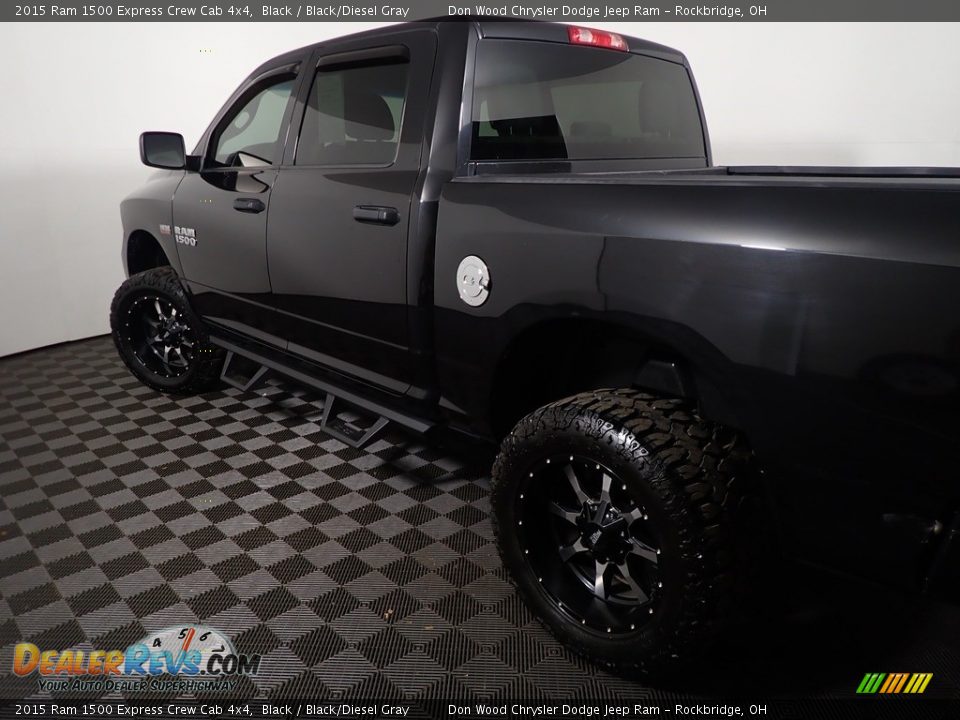 2015 Ram 1500 Express Crew Cab 4x4 Black / Black/Diesel Gray Photo #16