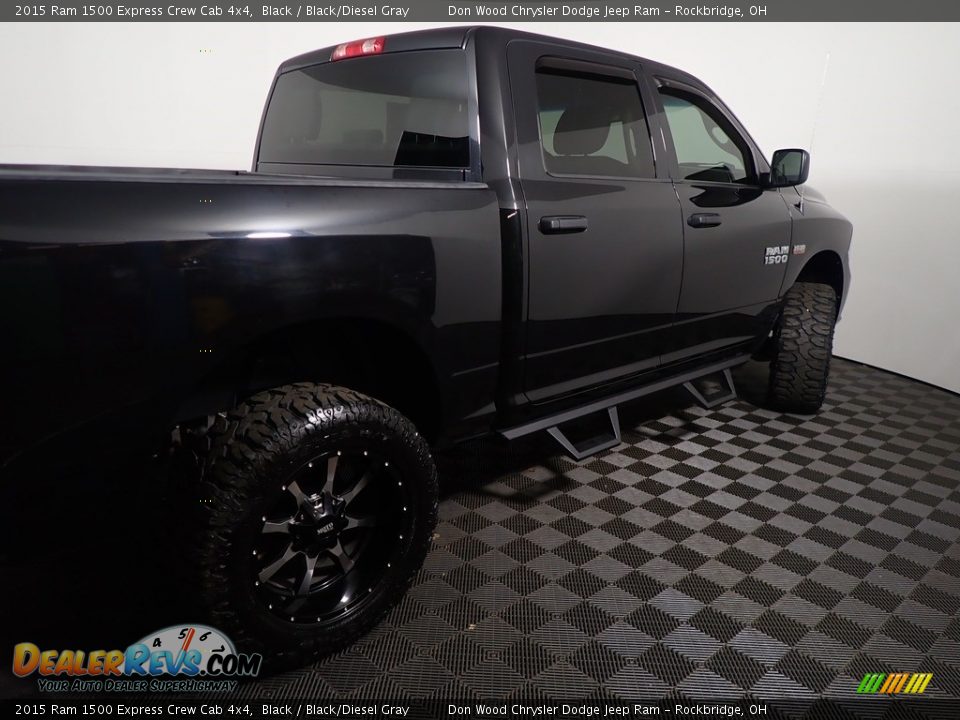 2015 Ram 1500 Express Crew Cab 4x4 Black / Black/Diesel Gray Photo #17