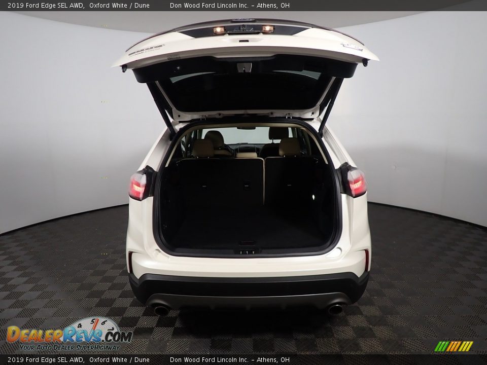 2019 Ford Edge SEL AWD Oxford White / Dune Photo #15