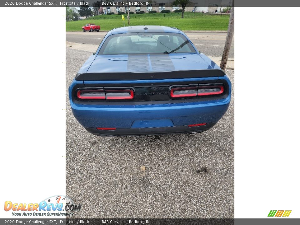 2020 Dodge Challenger SXT Frostbite / Black Photo #4