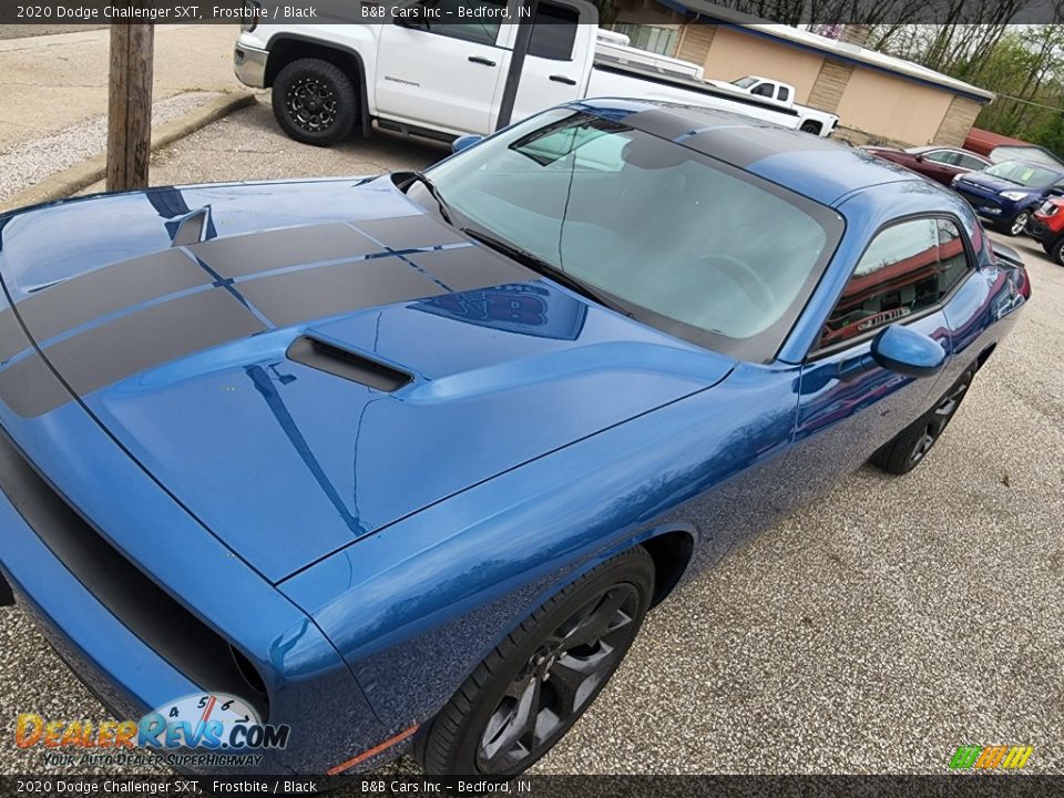 2020 Dodge Challenger SXT Frostbite / Black Photo #18