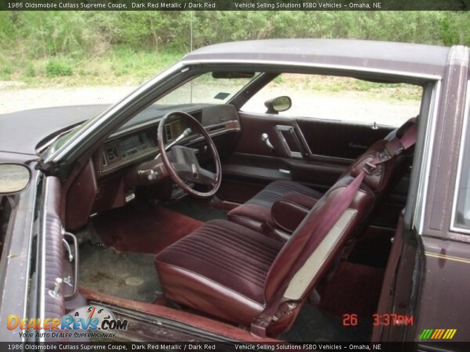 1986 Oldsmobile Cutlass Supreme Coupe Dark Red Metallic / Dark Red Photo #2