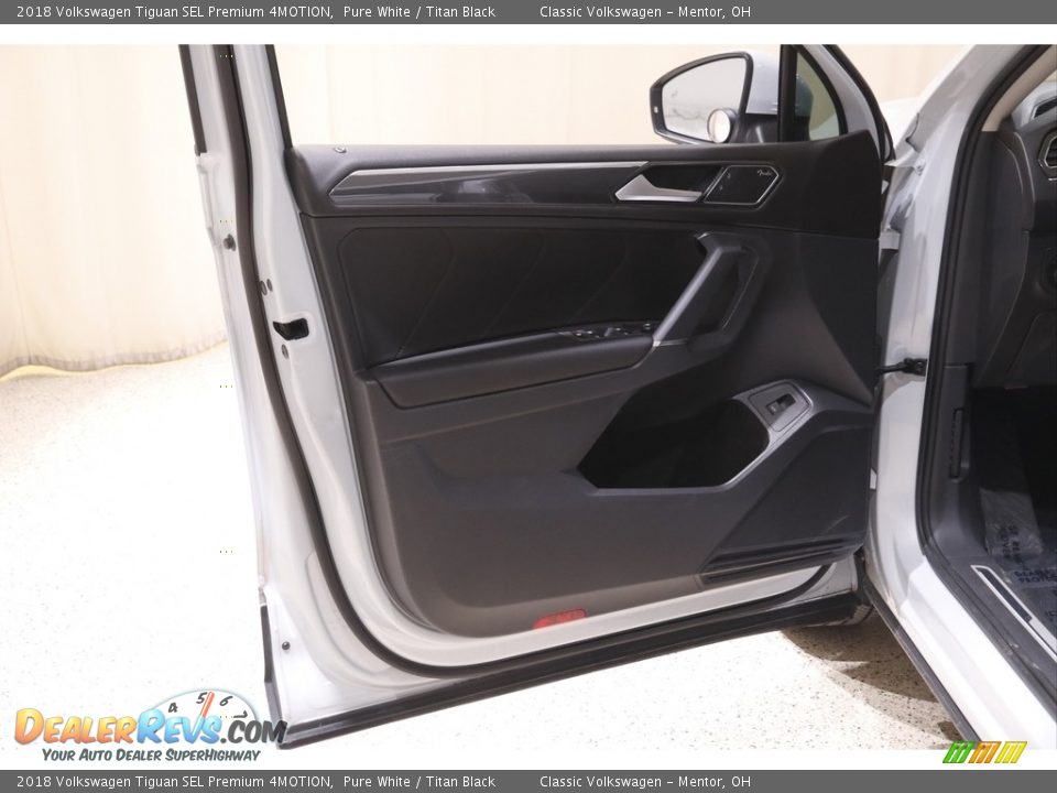 2018 Volkswagen Tiguan SEL Premium 4MOTION Pure White / Titan Black Photo #4