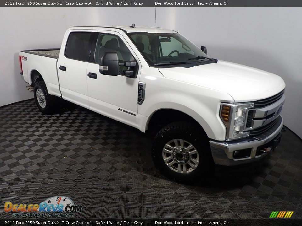 2019 Ford F250 Super Duty XLT Crew Cab 4x4 Oxford White / Earth Gray Photo #3