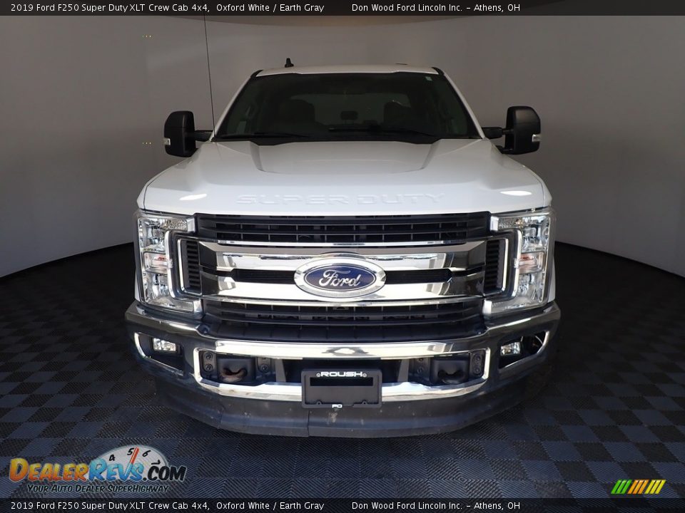 2019 Ford F250 Super Duty XLT Crew Cab 4x4 Oxford White / Earth Gray Photo #5