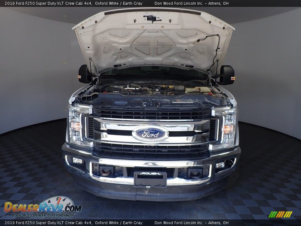 2019 Ford F250 Super Duty XLT Crew Cab 4x4 Oxford White / Earth Gray Photo #6