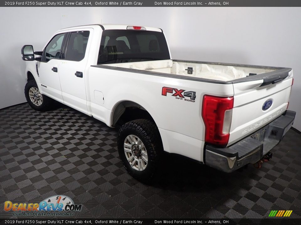 2019 Ford F250 Super Duty XLT Crew Cab 4x4 Oxford White / Earth Gray Photo #12