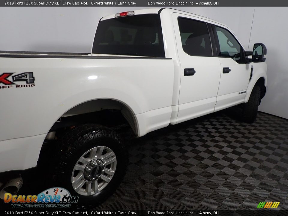 2019 Ford F250 Super Duty XLT Crew Cab 4x4 Oxford White / Earth Gray Photo #17