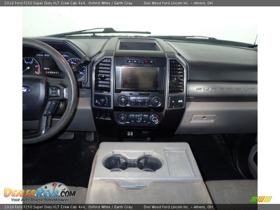 2019 Ford F250 Super Duty XLT Crew Cab 4x4 Oxford White / Earth Gray Photo #24