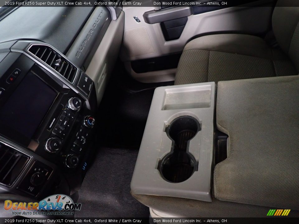 2019 Ford F250 Super Duty XLT Crew Cab 4x4 Oxford White / Earth Gray Photo #32