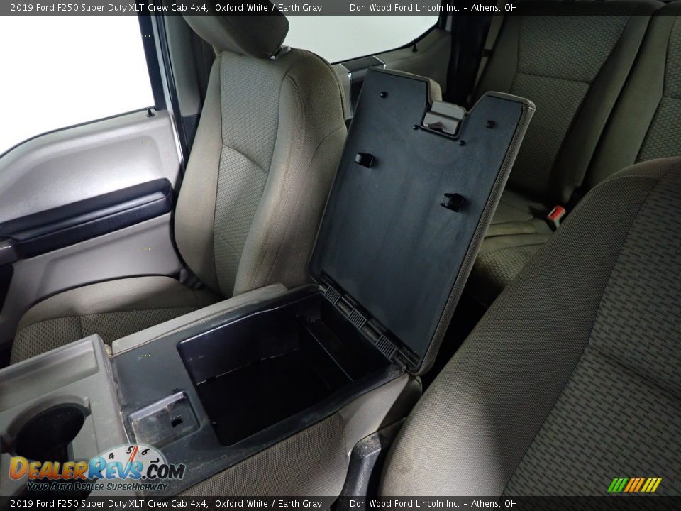 2019 Ford F250 Super Duty XLT Crew Cab 4x4 Oxford White / Earth Gray Photo #33