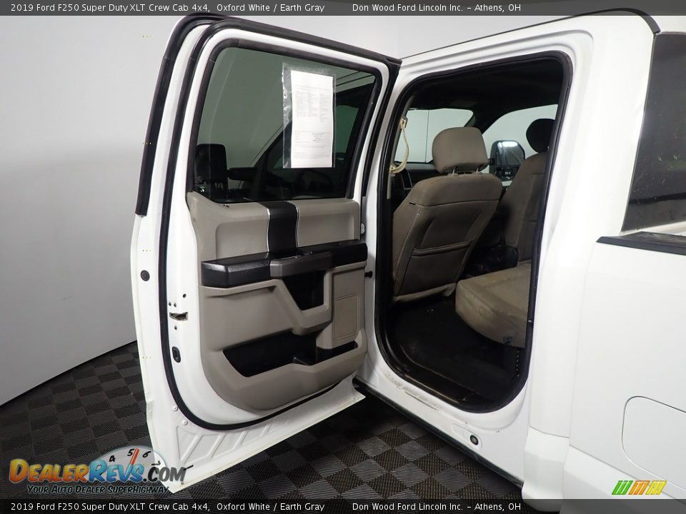 2019 Ford F250 Super Duty XLT Crew Cab 4x4 Oxford White / Earth Gray Photo #34