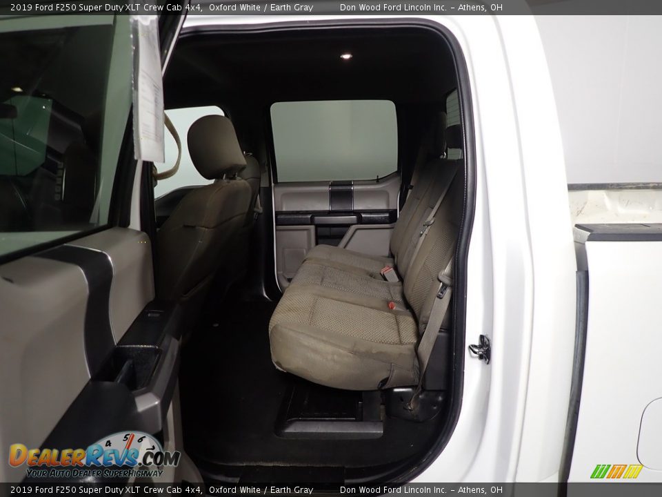 2019 Ford F250 Super Duty XLT Crew Cab 4x4 Oxford White / Earth Gray Photo #35