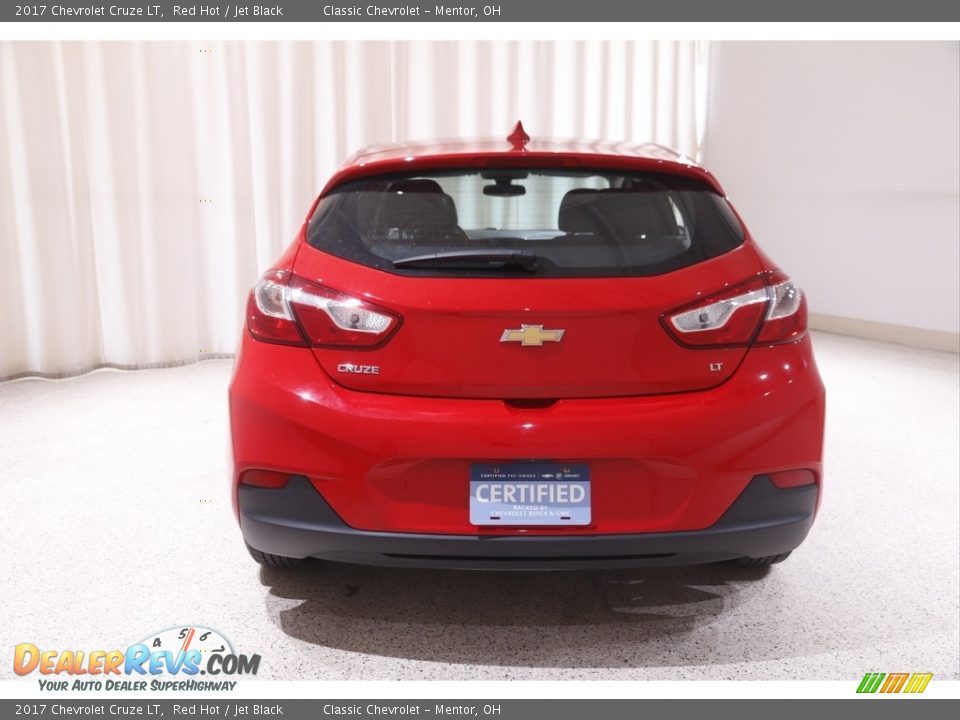 2017 Chevrolet Cruze LT Red Hot / Jet Black Photo #18