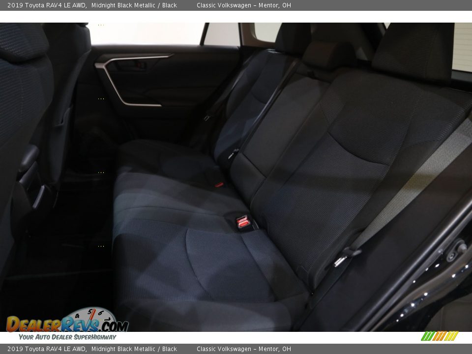 2019 Toyota RAV4 LE AWD Midnight Black Metallic / Black Photo #16