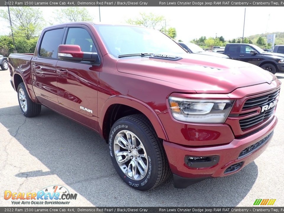 Front 3/4 View of 2022 Ram 1500 Laramie Crew Cab 4x4 Photo #7