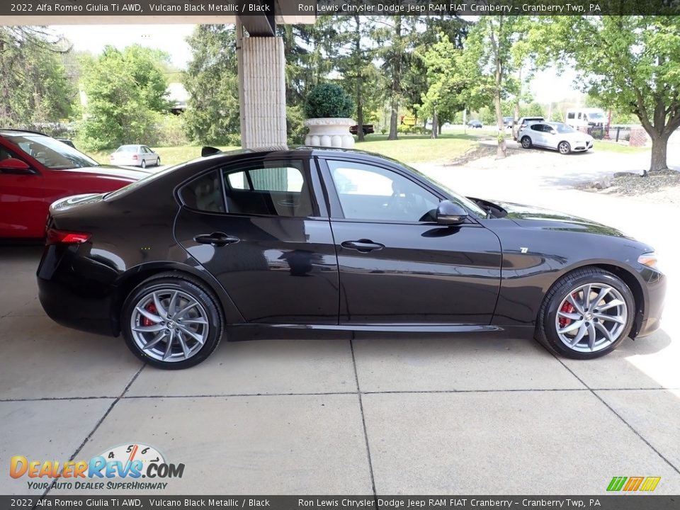 Vulcano Black Metallic 2022 Alfa Romeo Giulia Ti AWD Photo #6