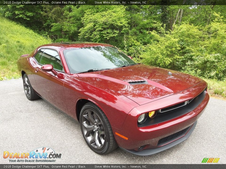 Front 3/4 View of 2018 Dodge Challenger SXT Plus Photo #4