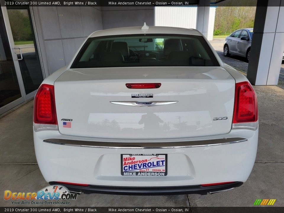 2019 Chrysler 300 Limited AWD Bright White / Black Photo #5