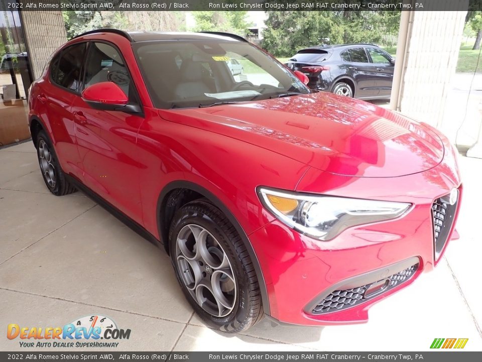 Front 3/4 View of 2022 Alfa Romeo Stelvio Sprint AWD Photo #7