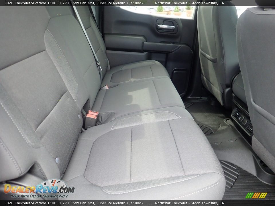 2020 Chevrolet Silverado 1500 LT Z71 Crew Cab 4x4 Silver Ice Metallic / Jet Black Photo #17