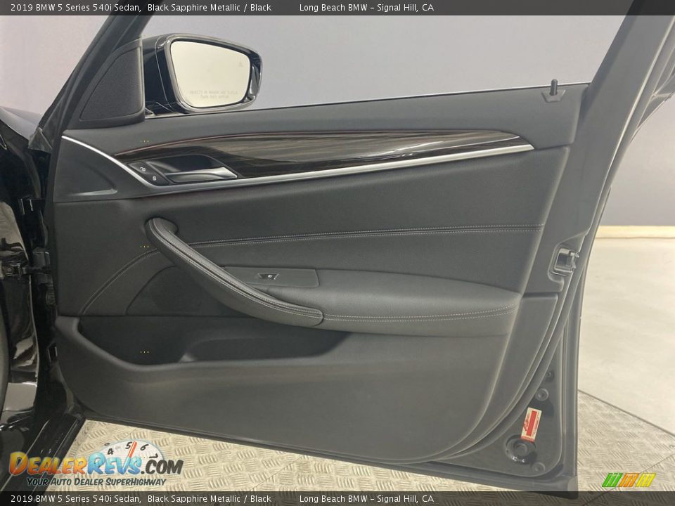 2019 BMW 5 Series 540i Sedan Black Sapphire Metallic / Black Photo #31