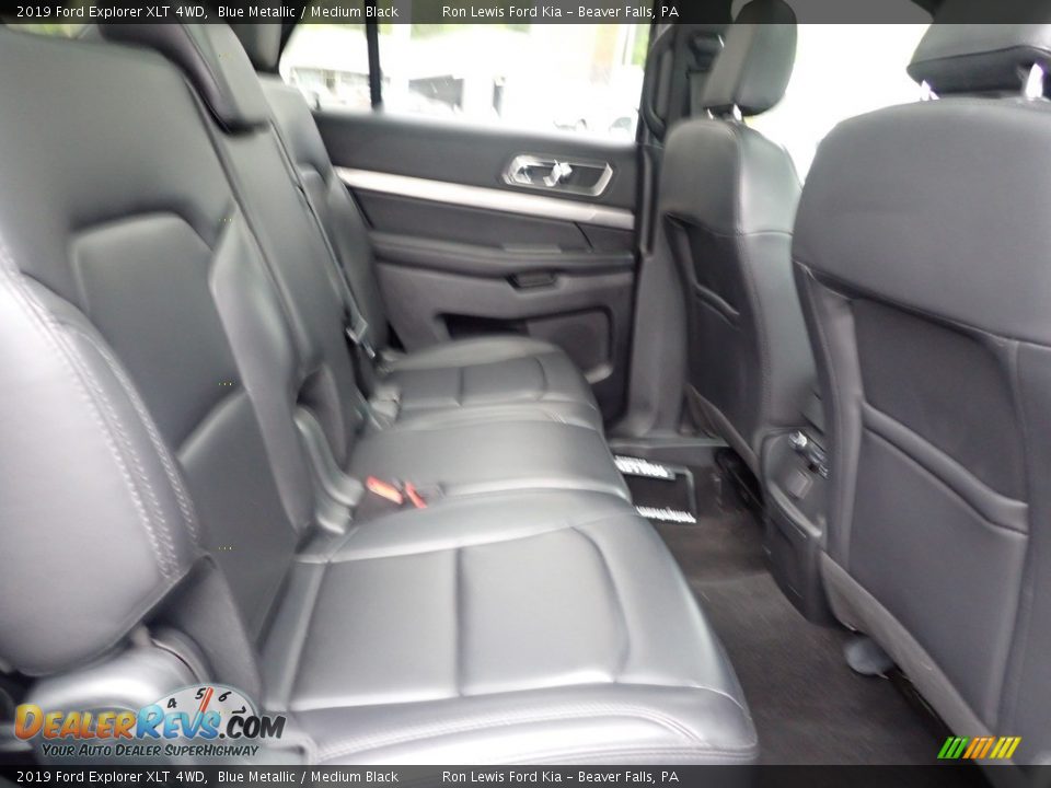 2019 Ford Explorer XLT 4WD Blue Metallic / Medium Black Photo #10