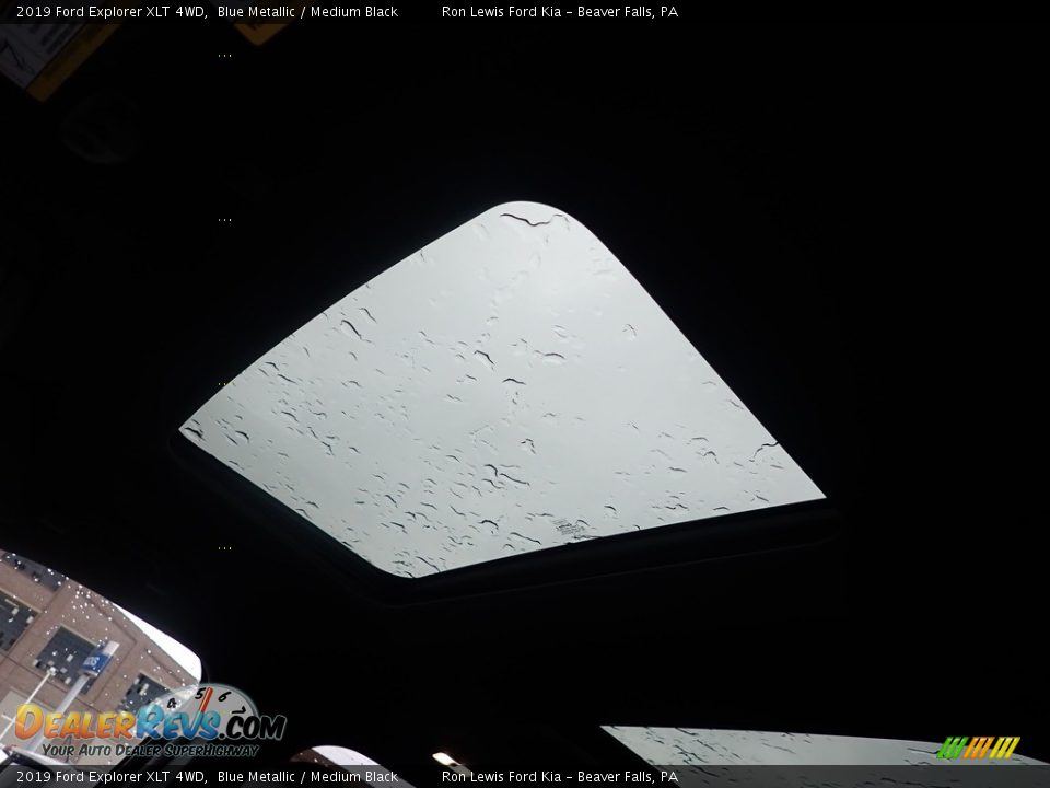 2019 Ford Explorer XLT 4WD Blue Metallic / Medium Black Photo #16