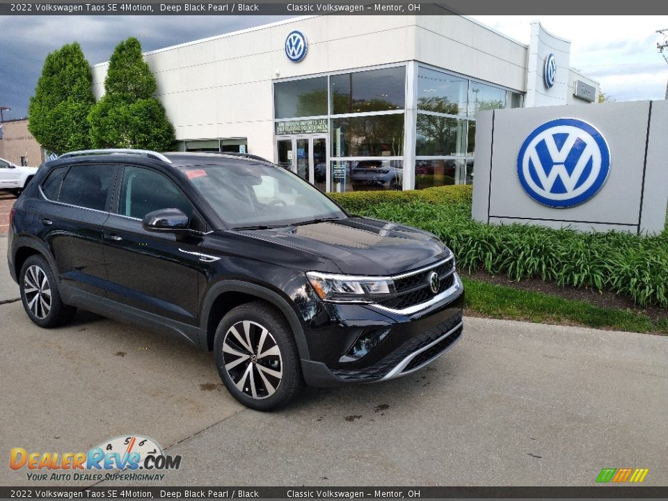 Front 3/4 View of 2022 Volkswagen Taos SE 4Motion Photo #1