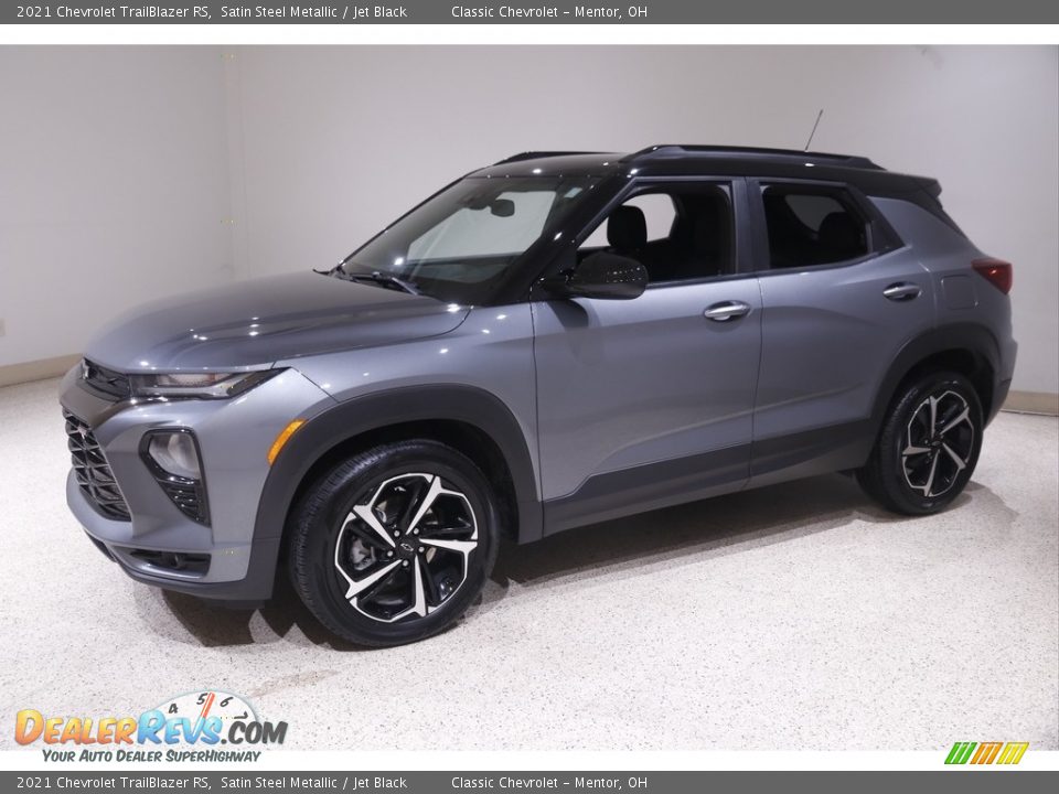 Front 3/4 View of 2021 Chevrolet Trailblazer RS Photo #3