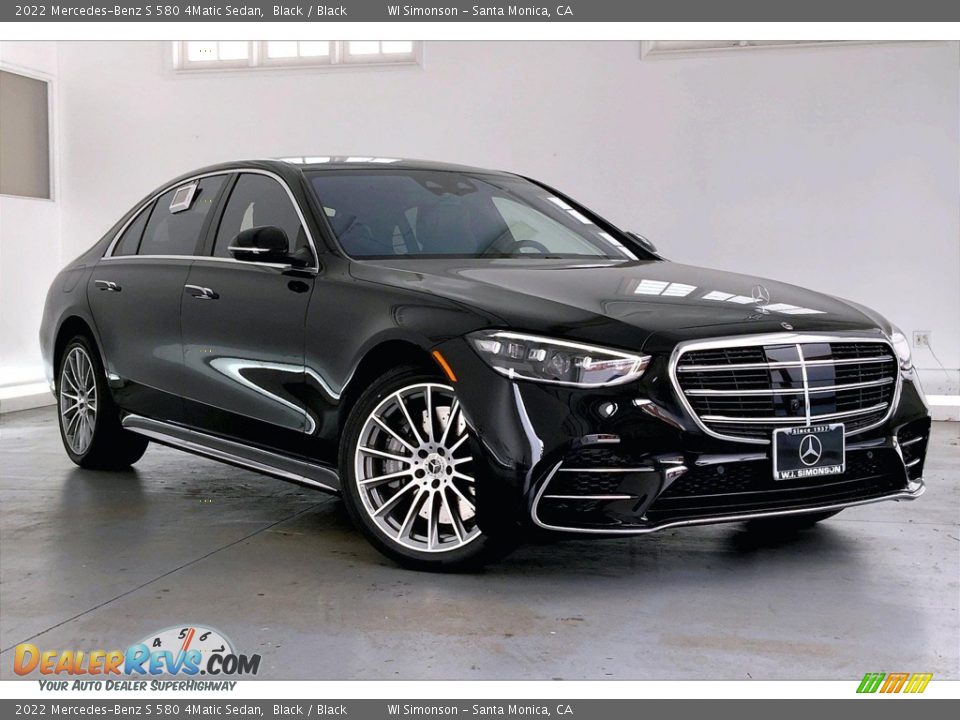 Front 3/4 View of 2022 Mercedes-Benz S 580 4Matic Sedan Photo #12