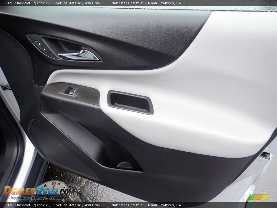 Door Panel of 2020 Chevrolet Equinox LS Photo #17