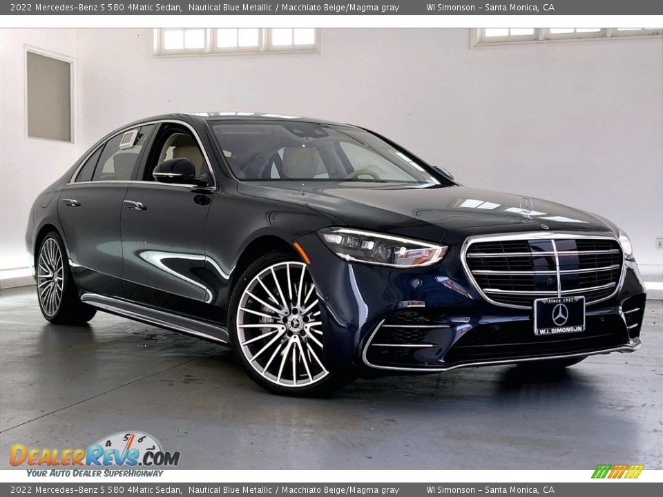 Front 3/4 View of 2022 Mercedes-Benz S 580 4Matic Sedan Photo #12