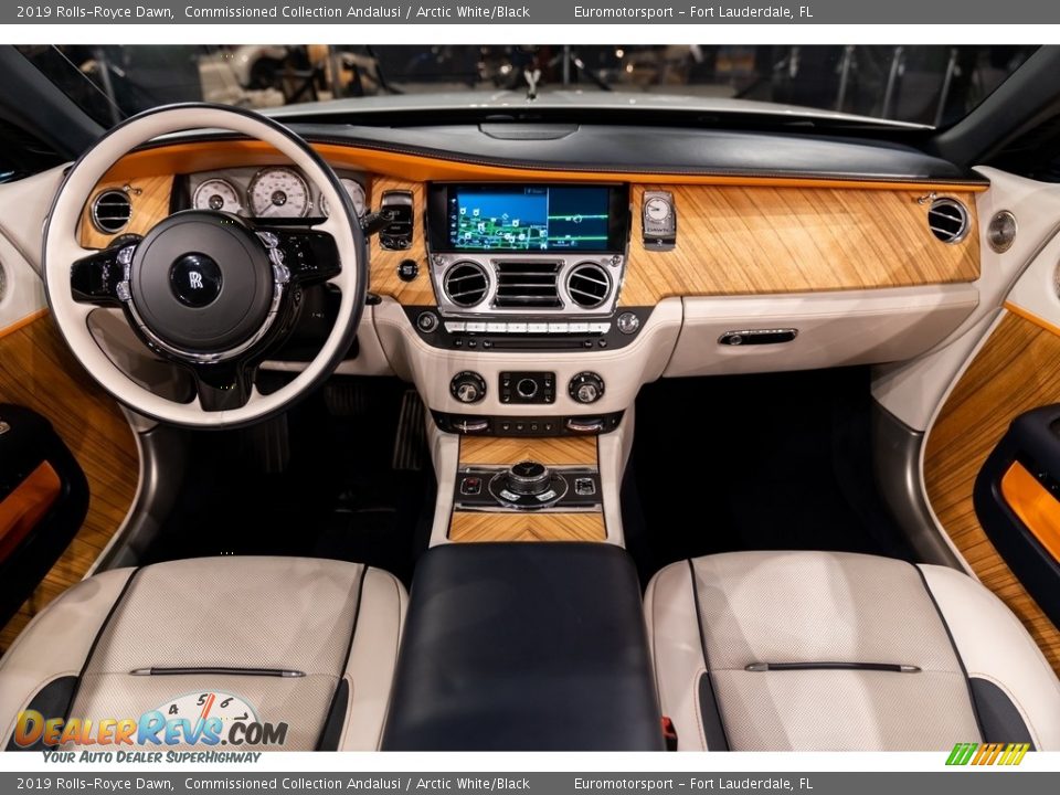Front Seat of 2019 Rolls-Royce Dawn  Photo #38