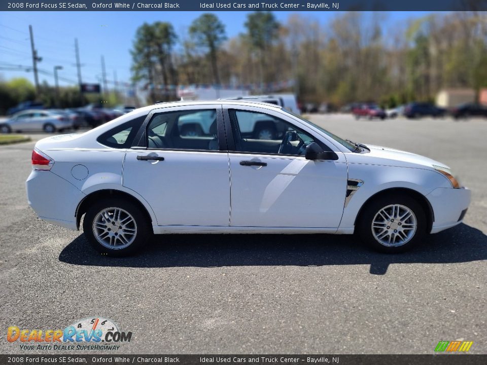 2008 Ford Focus SE Sedan Oxford White / Charcoal Black Photo #6