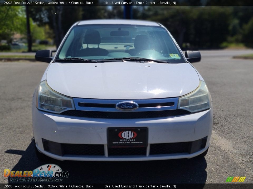 2008 Ford Focus SE Sedan Oxford White / Charcoal Black Photo #8