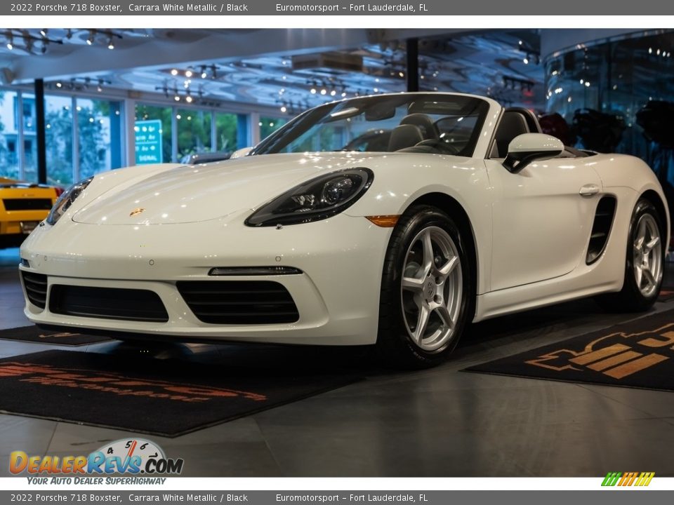 Front 3/4 View of 2022 Porsche 718 Boxster  Photo #1