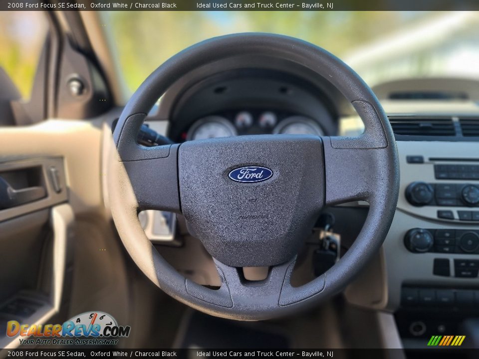 2008 Ford Focus SE Sedan Oxford White / Charcoal Black Photo #22