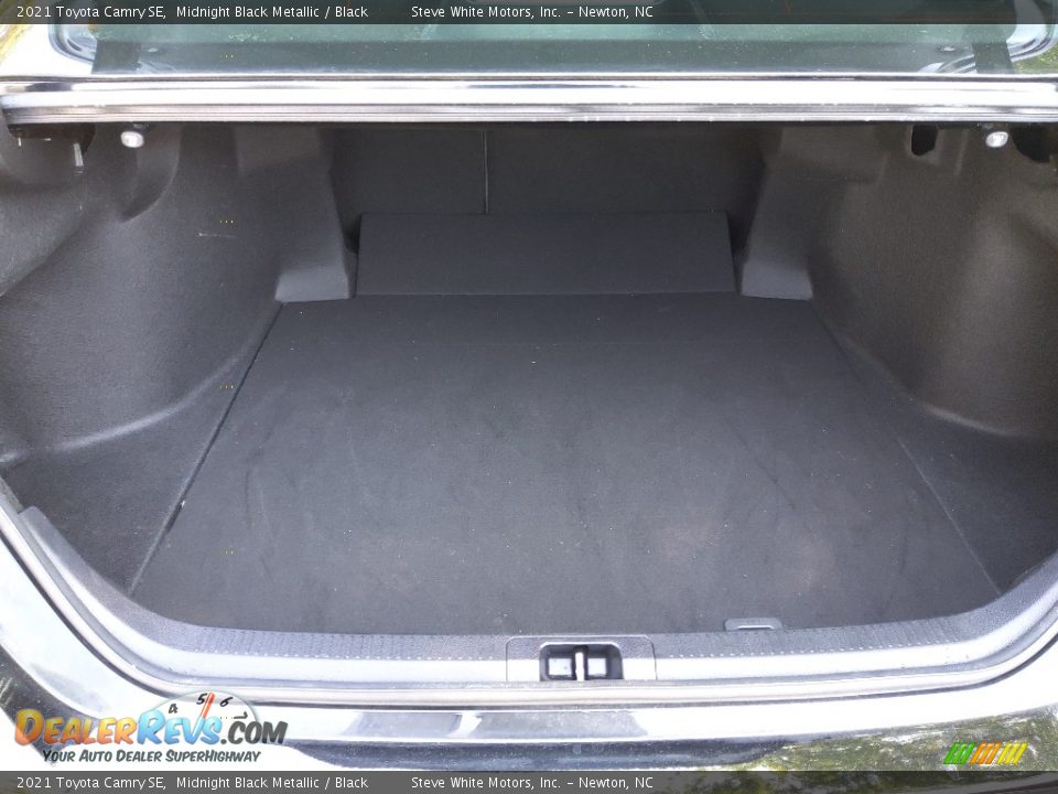 2021 Toyota Camry SE Trunk Photo #13