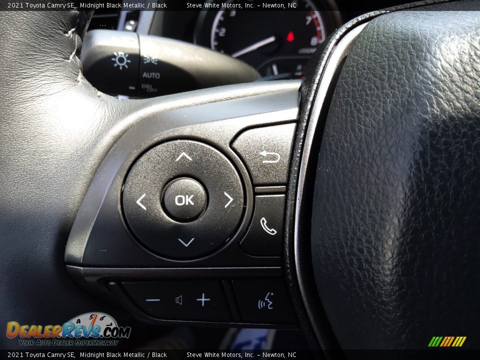 2021 Toyota Camry SE Steering Wheel Photo #17