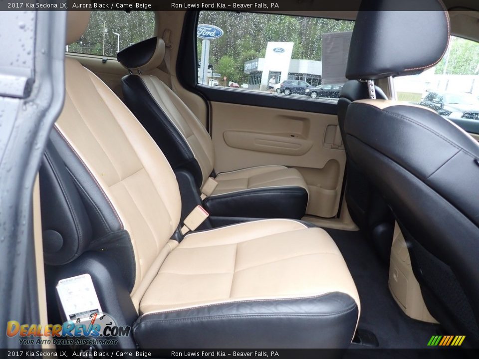 Rear Seat of 2017 Kia Sedona LX Photo #11