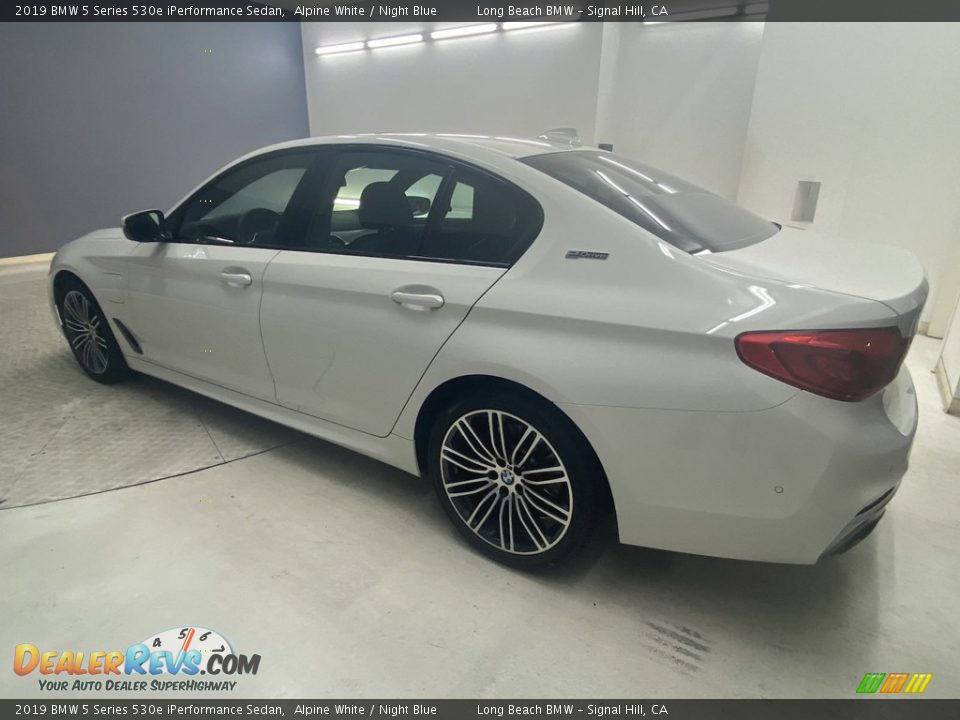 2019 BMW 5 Series 530e iPerformance Sedan Alpine White / Night Blue Photo #3