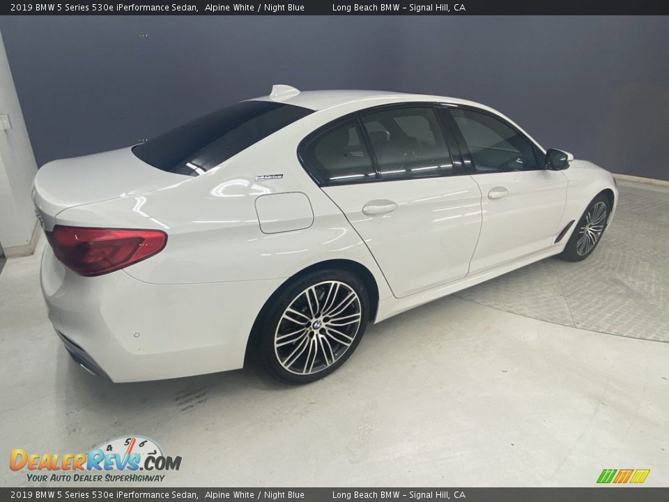 2019 BMW 5 Series 530e iPerformance Sedan Alpine White / Night Blue Photo #4