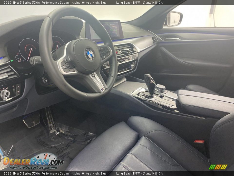 2019 BMW 5 Series 530e iPerformance Sedan Alpine White / Night Blue Photo #15