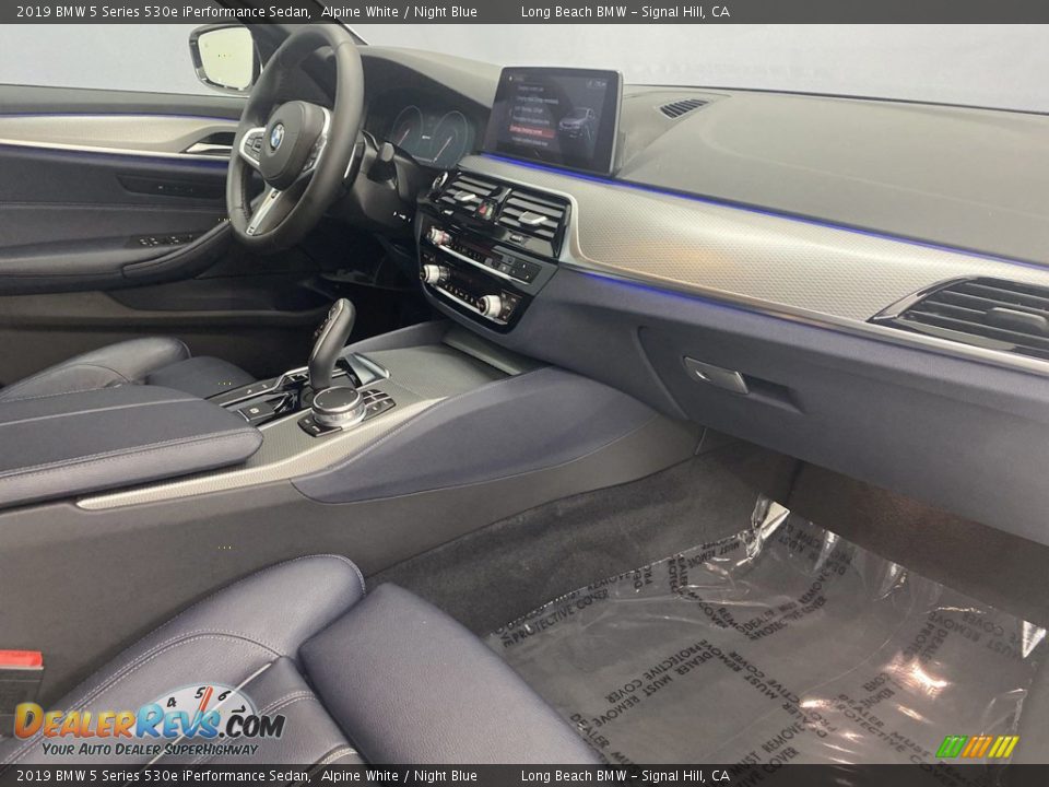 2019 BMW 5 Series 530e iPerformance Sedan Alpine White / Night Blue Photo #32