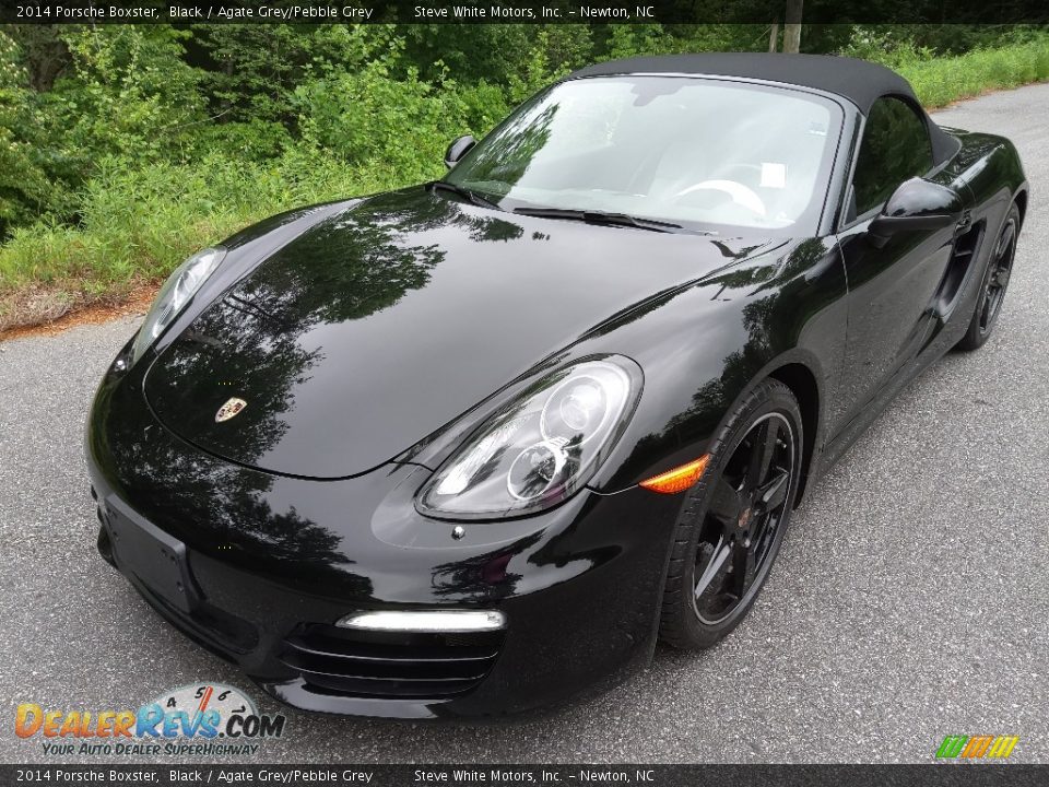 Front 3/4 View of 2014 Porsche Boxster  Photo #3